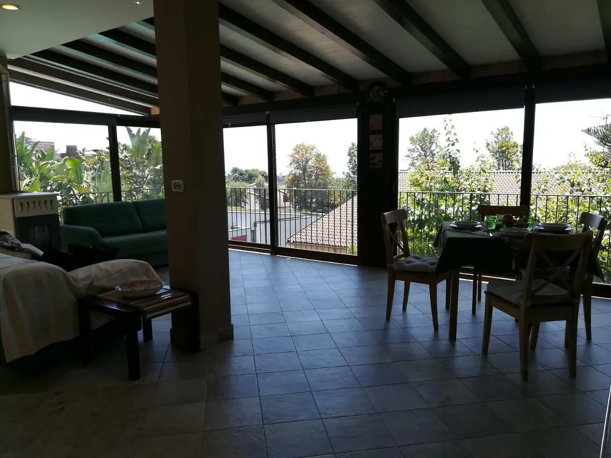 Villa Lily House à Gravina di Catania